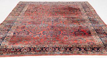 A so called American Sarouk carpet, c. 380 x 265 cm.