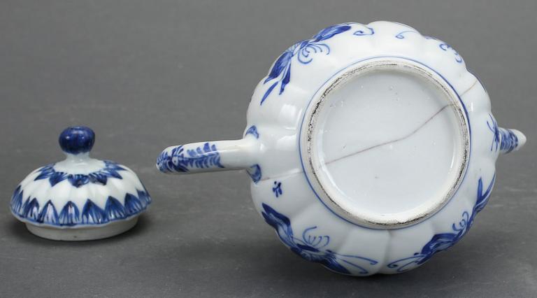 TEKANNA, porslin , Kina, Chien Lung, 1736-1795.