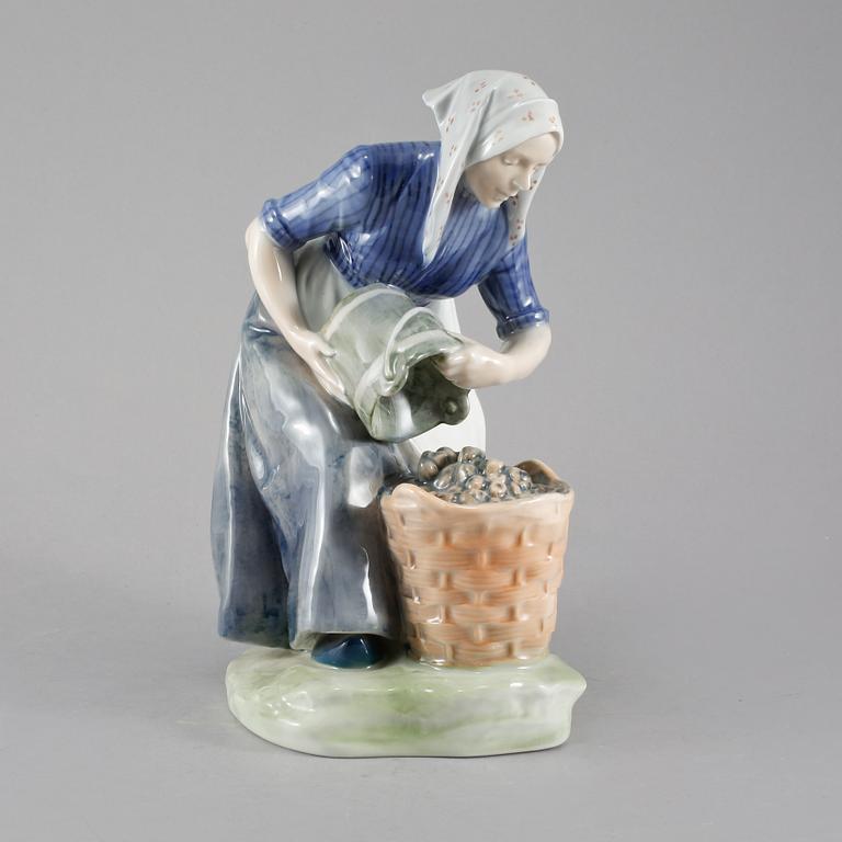 FIGURIN, porslin, Royal Copenhagen, omkring 1900-talets mitt.