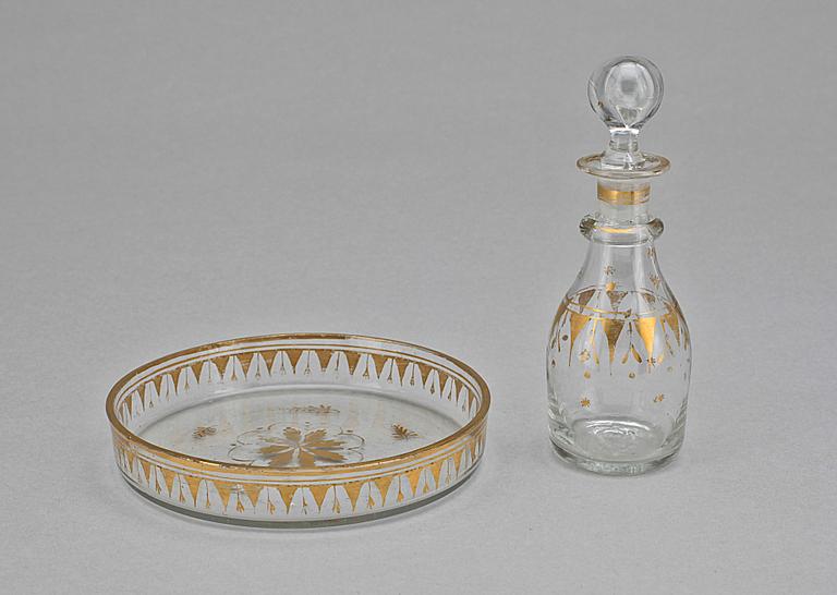 KARAFF MED SKÅLFAT, glas, empire, 1800-talets första hälft.