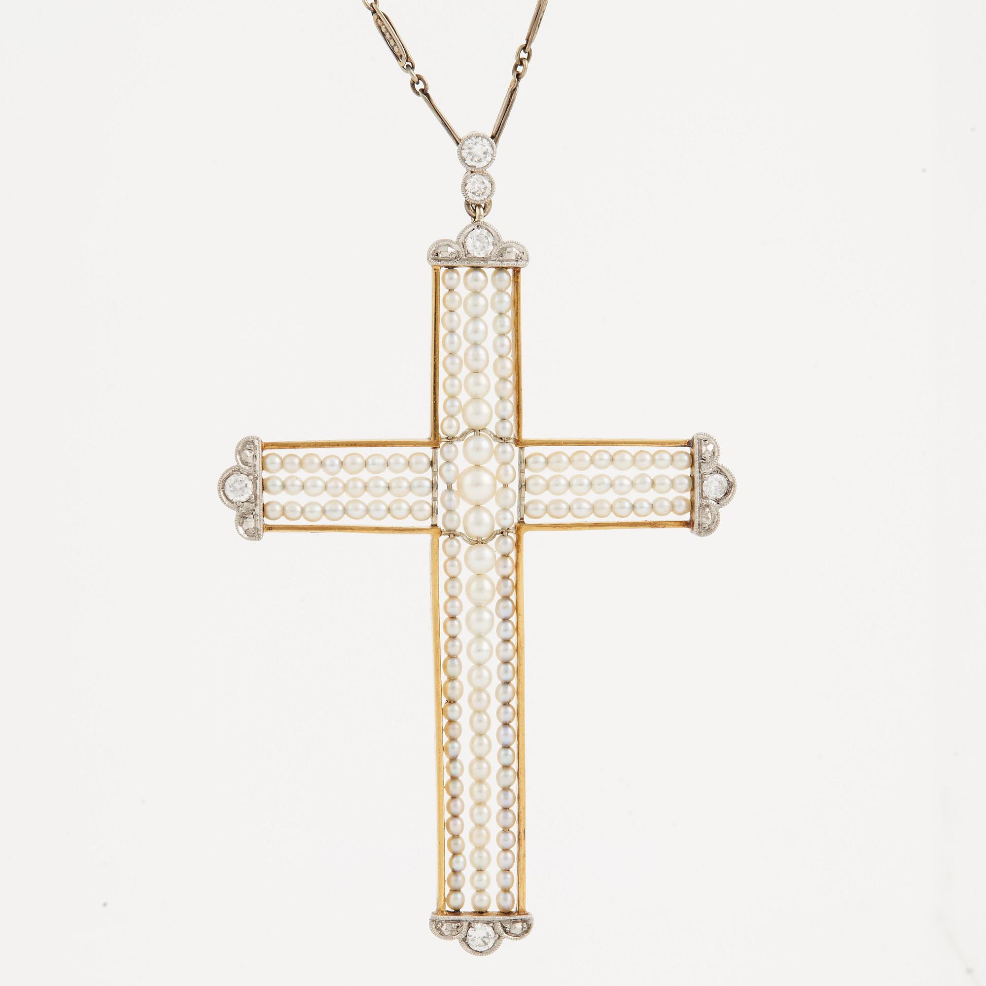 A chain and a pendant set with natural pearls and old-cut diamonds. Possibly early 20th century.