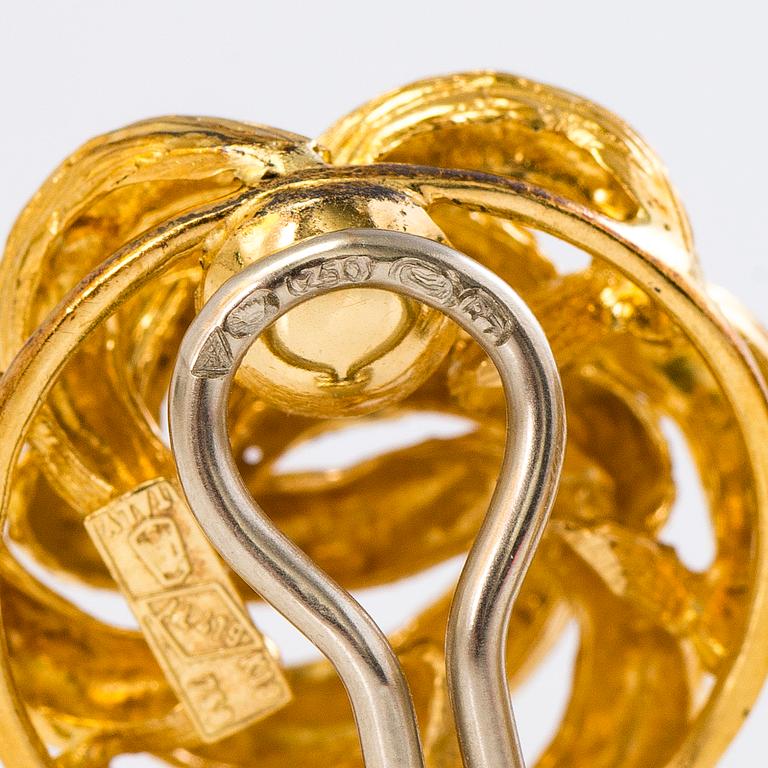 ÖRHÄNGEN, 18K guld. Importstänplad Koruteollisuus Tillander Oy, Helsingfors.