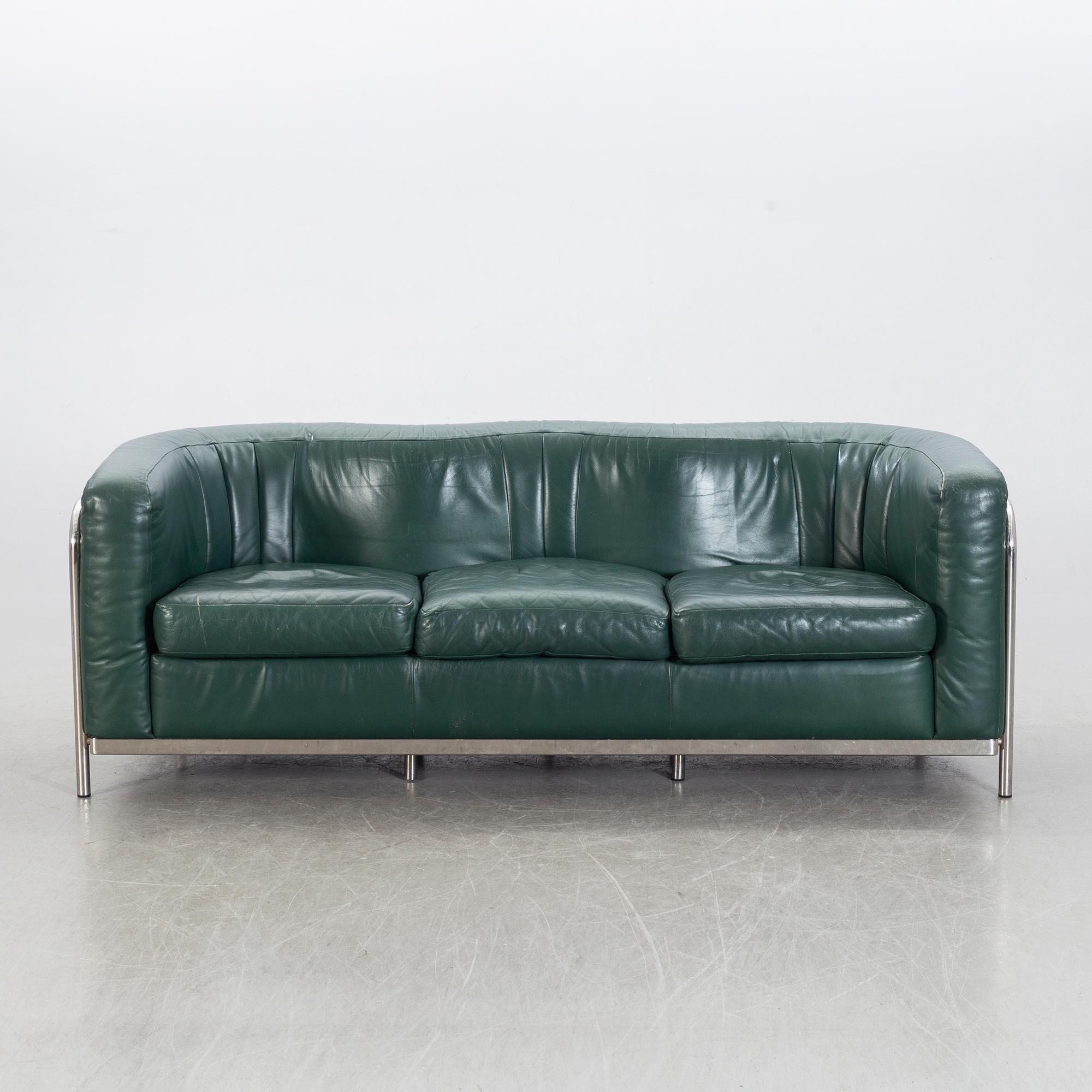 An "Onda" leather sofa by JONATHAN DE PAS, DONATO D. URBINO & PAOLO LOMAZOTTI for Zanotta, designed in 1985.