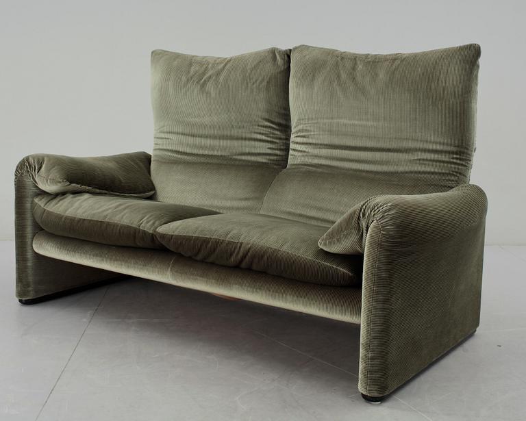 SOFFA, "Maralunga", Vico Magistretti för Cassina, formgiven 1973.