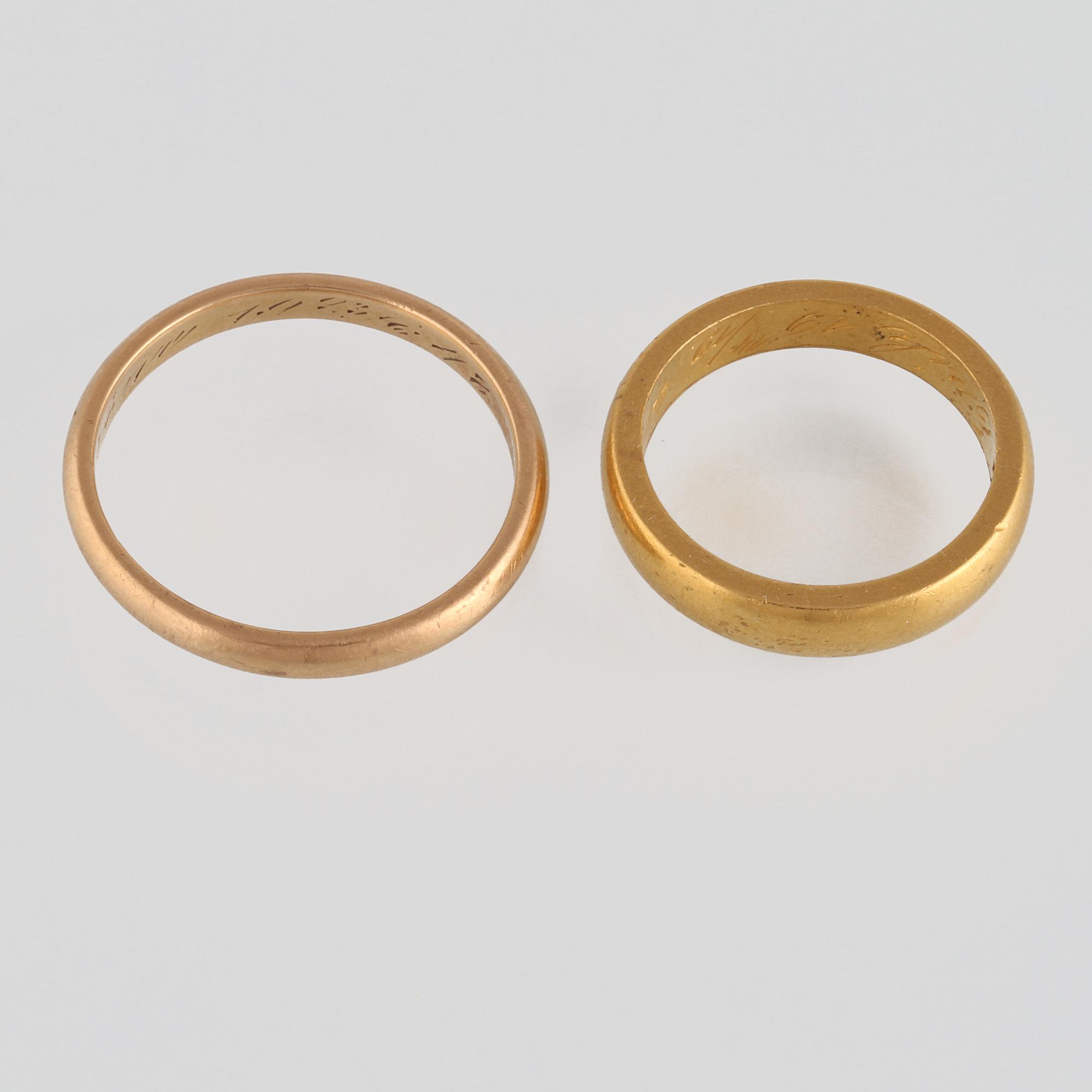 RINGAR, 2 st, 18K samt 23K guld, RS Westerdahl, Örebro samt J Pettersson, Stockholm. Vikt 12,1 gram.