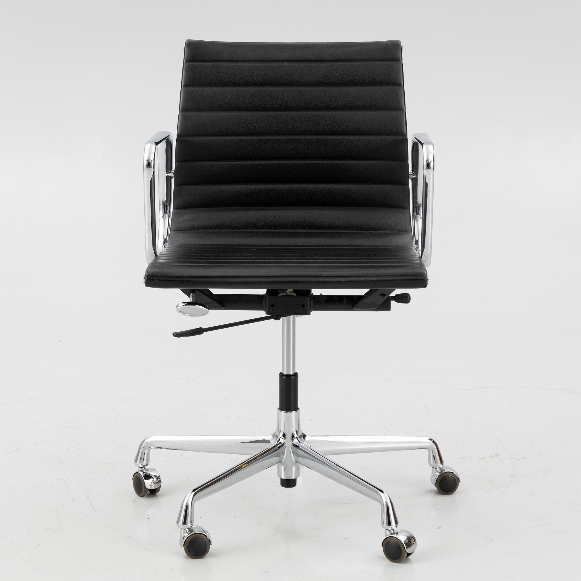 Charles & Ray Eames, an office swivel chair, "EA117", Vitra.