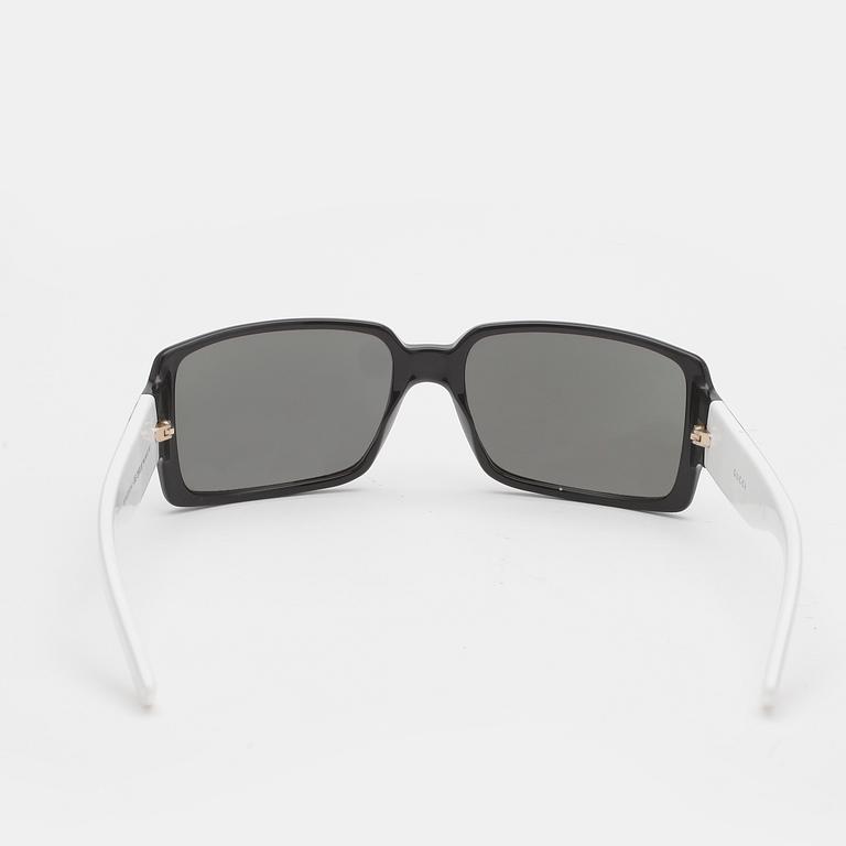 SOLGLASÖGON, Gucci.