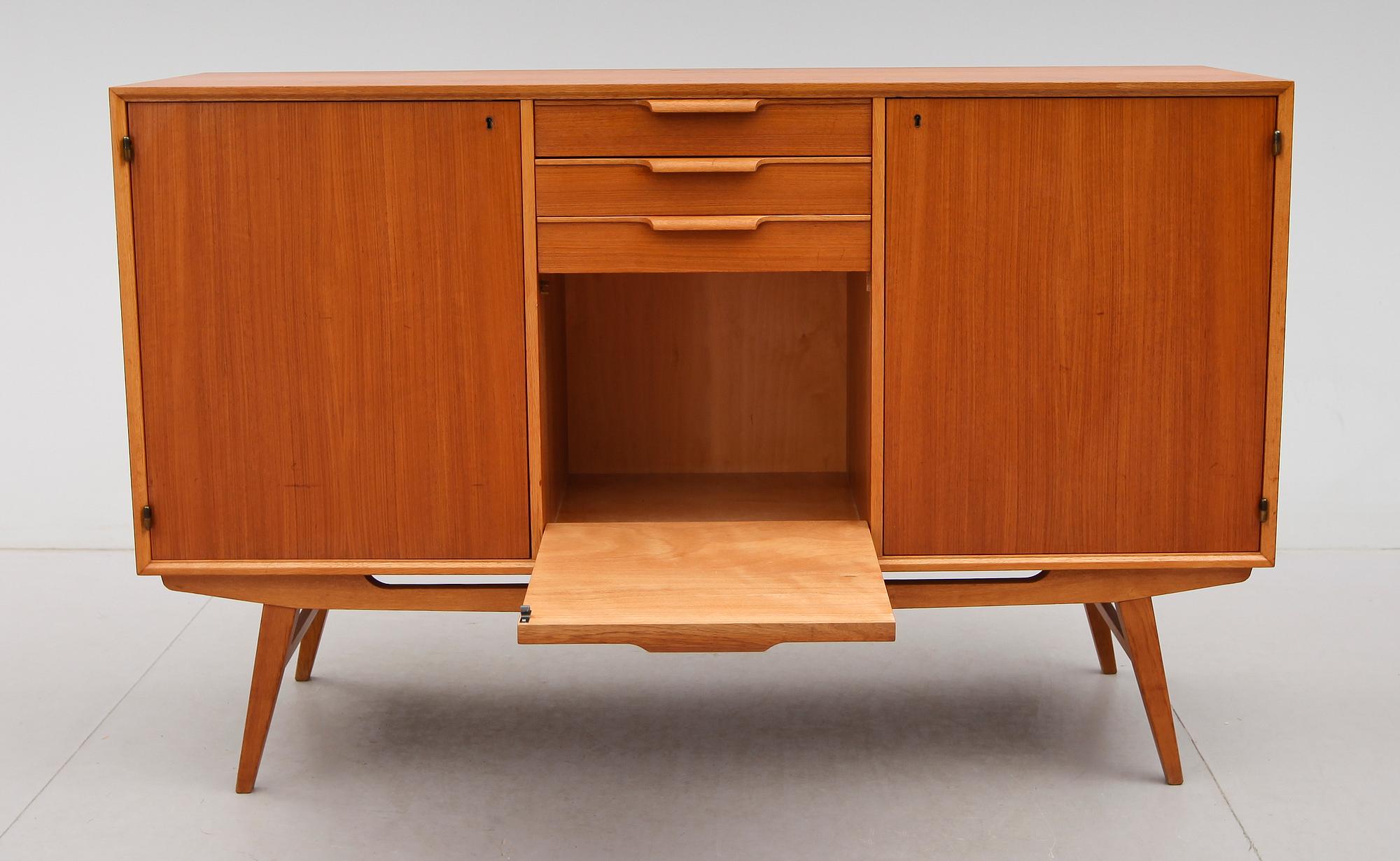 SIDEBOARD, 1900-talets andra hälft.