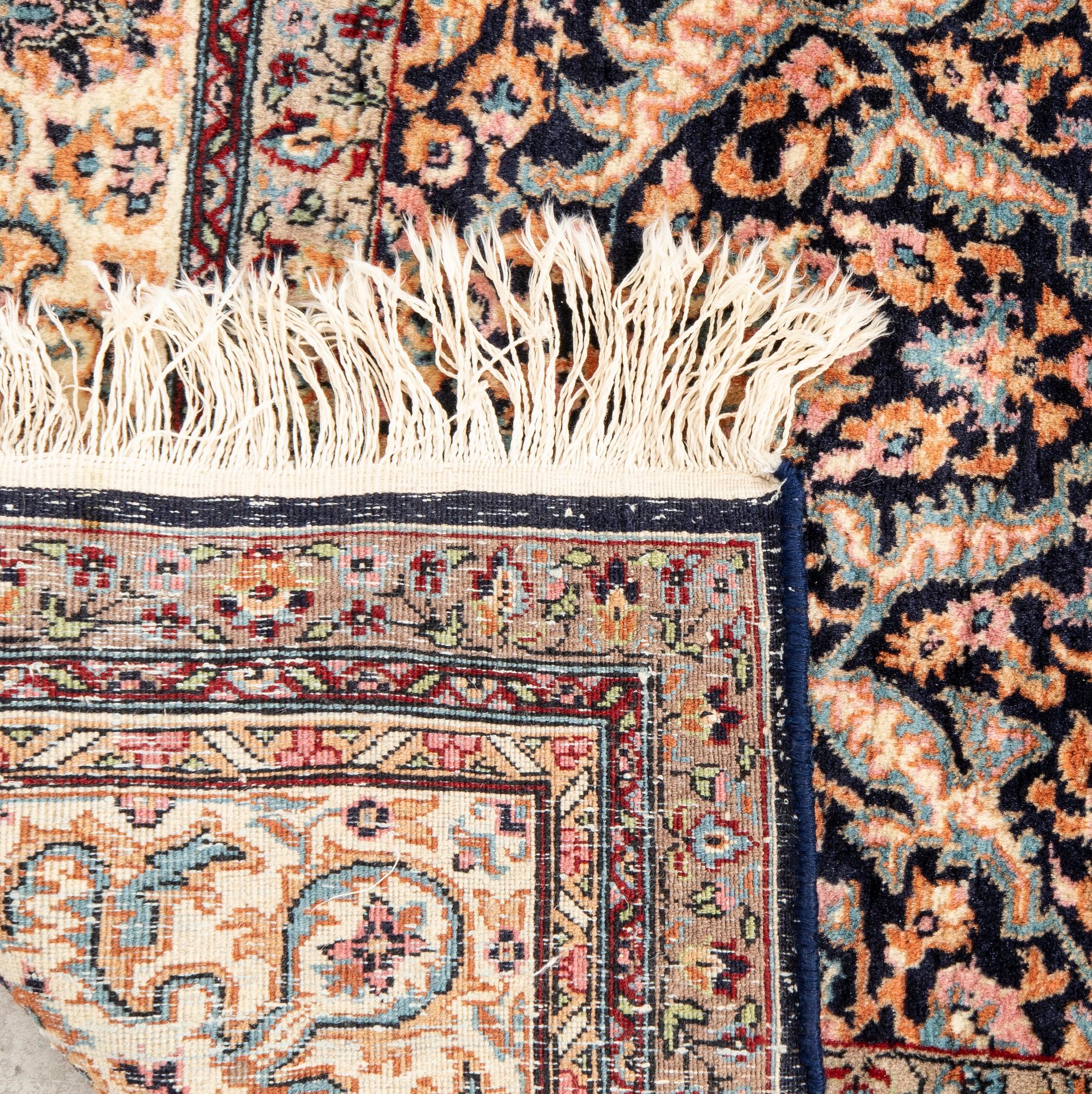 Matta orientalisk old ca 214x143 cm.