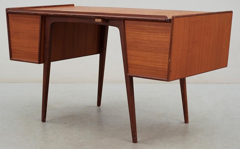 SKRIVBORD, "Pl. Uddebo", Svante Skogh, Aktiebolaget Möbelfabriken Balder, Vaggeryd, 1950-talets andra hälft.