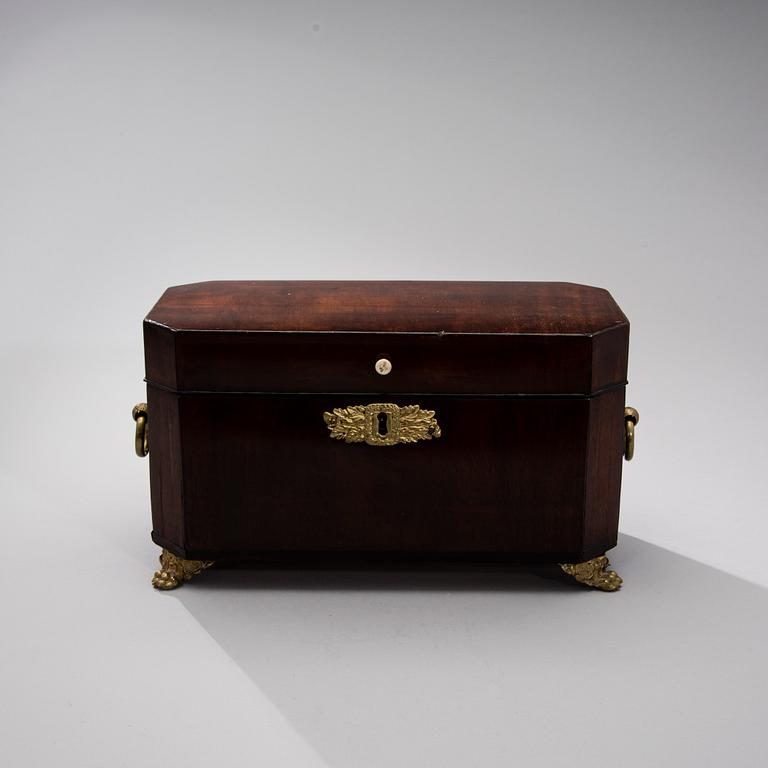 SCHATULL, biedermeier, 1800-talets första hälft.