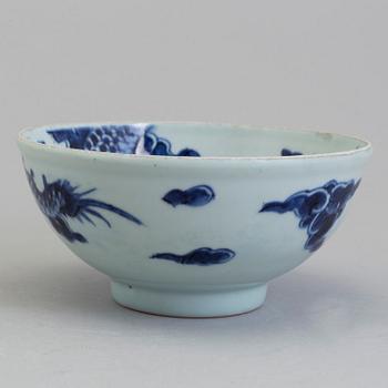 A blue and white bowl, Qing dynasty, late 18th Century.