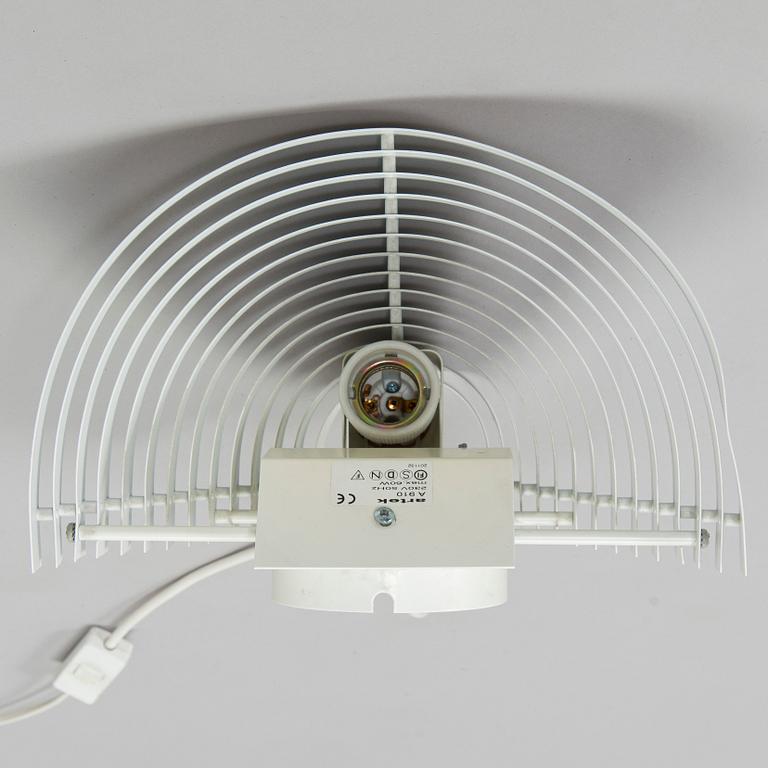 Alvar Aalto, Vägglampa modell A 910, Artek.