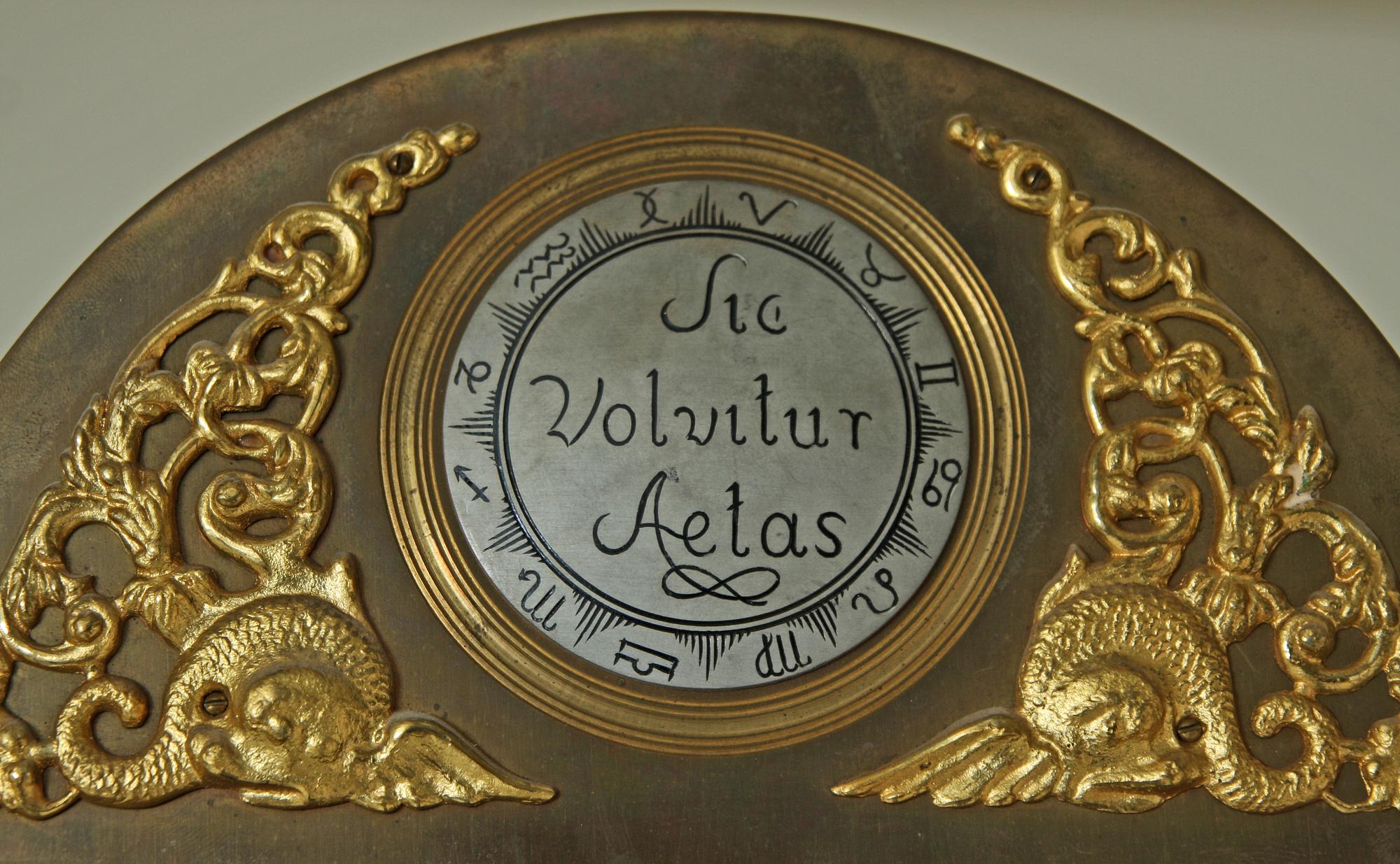 GOLVUR, Stiernsund.  Urtavlan märkt;"Sic Volvitur Aetas". 1700-tal.