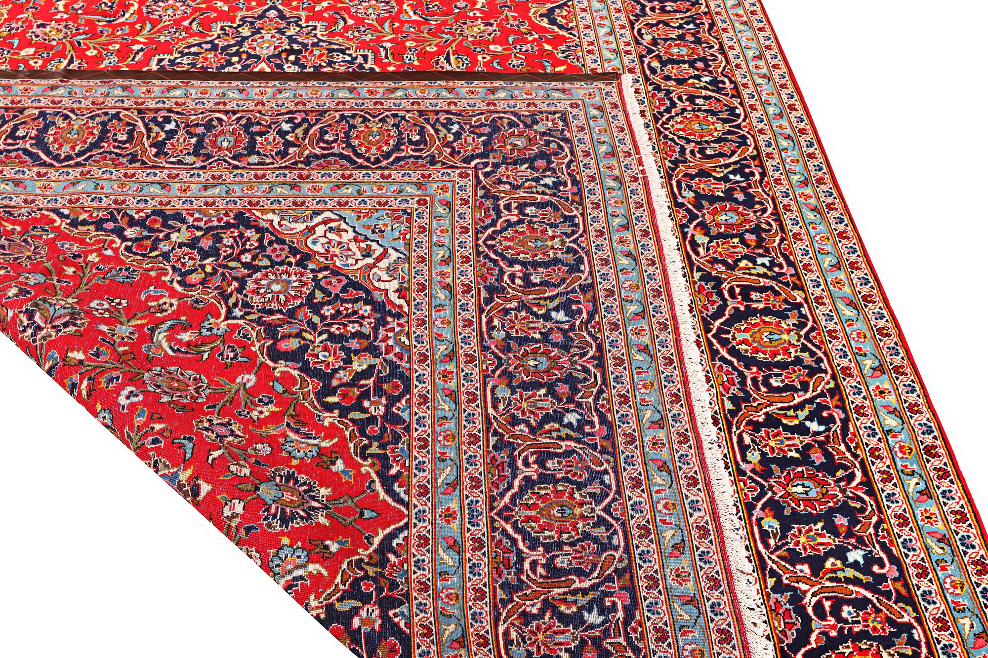 A Kashan carpet, a. 360 x 245 cm.