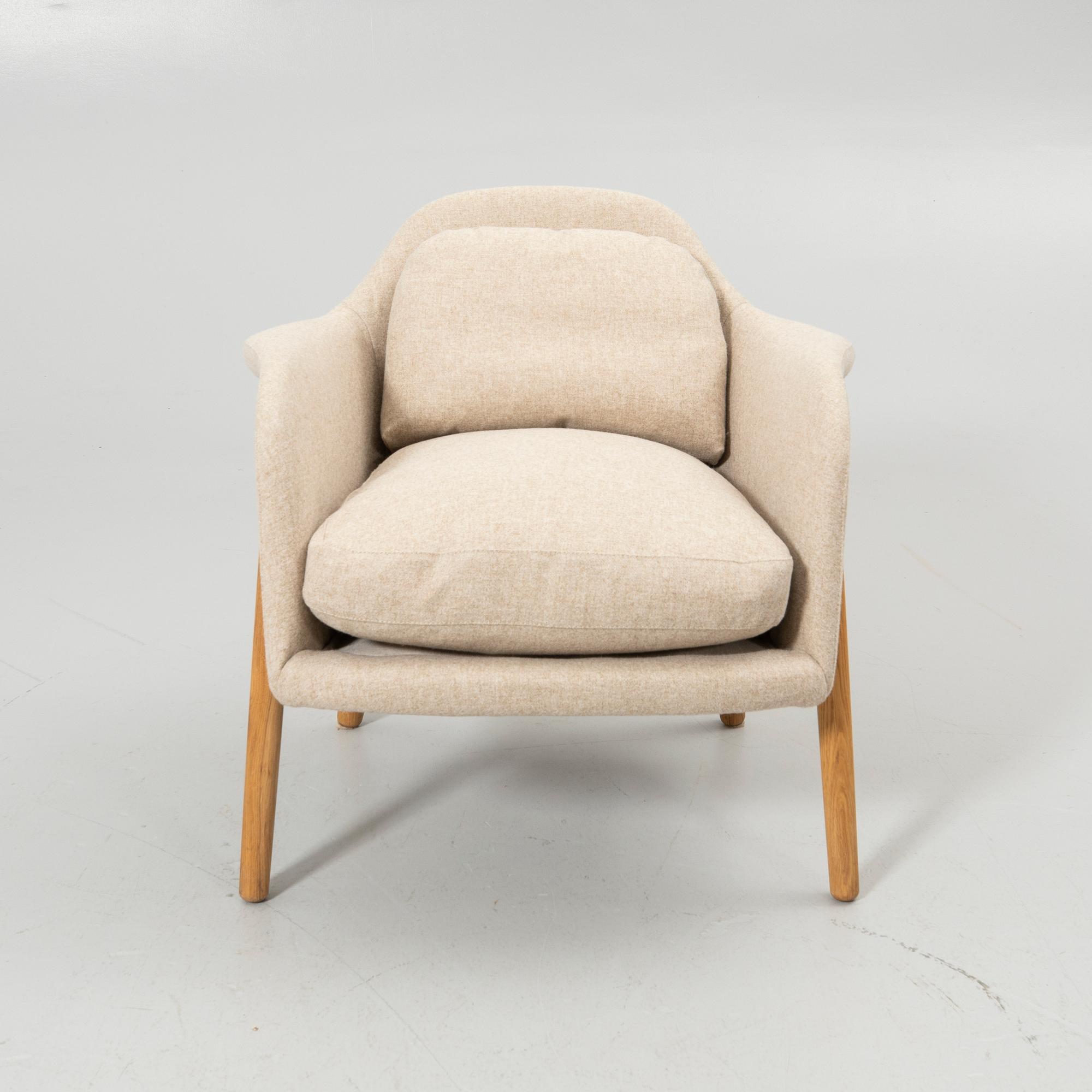 Armchair, model R1, Norrgavel, modern manufacture.