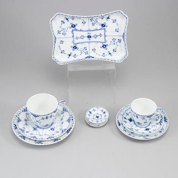 36 pieces of 'Musselmalet' by Royal Copenhagen.