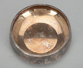 SKÅL, silver, Pekka Piekäinen, Auran Kultaseppä Oy, Åbo 1977. Vikt ca 207 g.