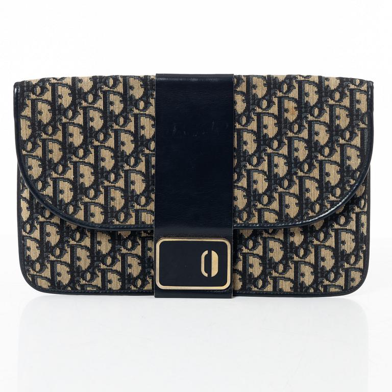 Christian Dior, Translation: "clutch, vintage".