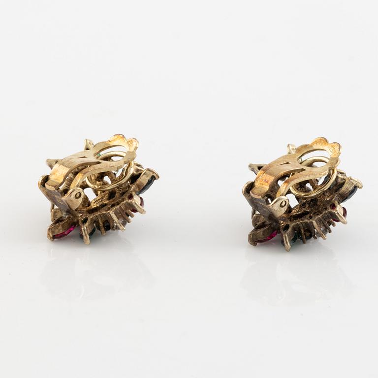 Costume jewellery earrings with paste.