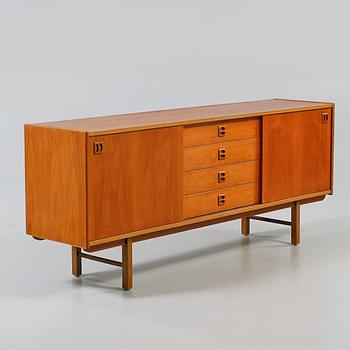 SIDEBOARD, 1900-talets tredje kvartal.