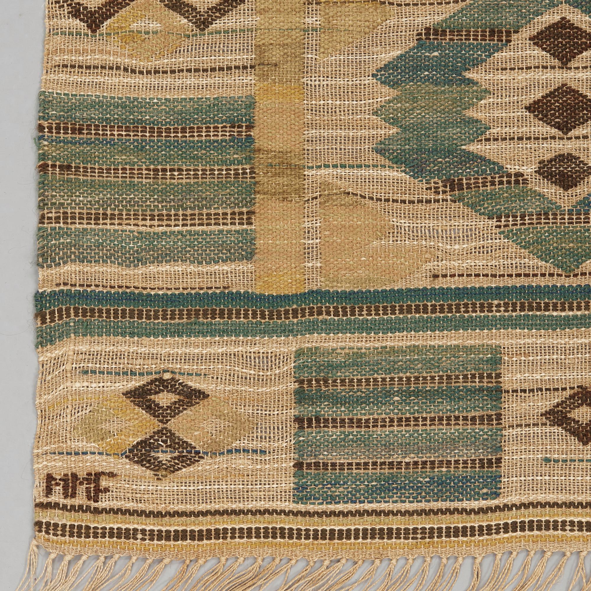 Märta Måås-Fjetterström, A TEXTILE. "Grönt på linne". Flat weave. 135,5 x 131,5 cm. Signed MMF.