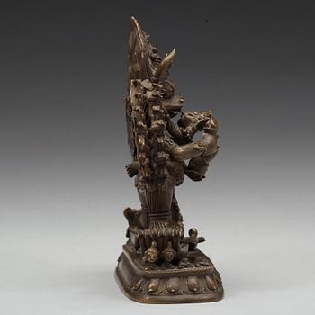 A bronze figure of Yamantaka, Tibet, tidigt 1900-tal.