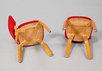 STOLAR, ett par, Alvar Aalto, modell 62, omkring år 1950.