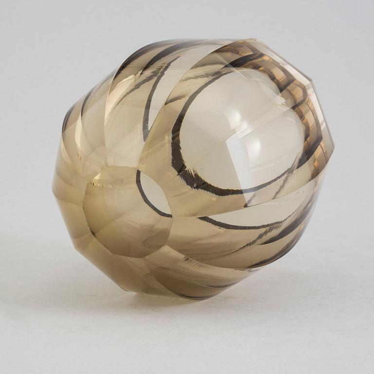 GERDA STRÖMBERG, a glass vase from Strömbergshyttan, 1935.