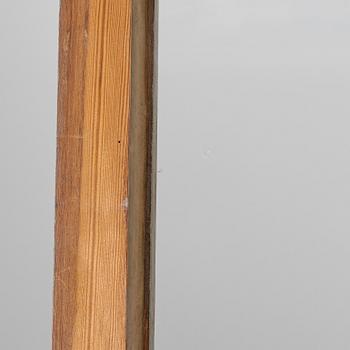 Display cabinet, 19th century.