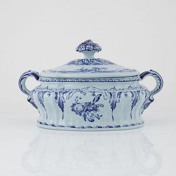 A porcelain tureen, Rörstrand, Sweden, 1976, after original from 1758.