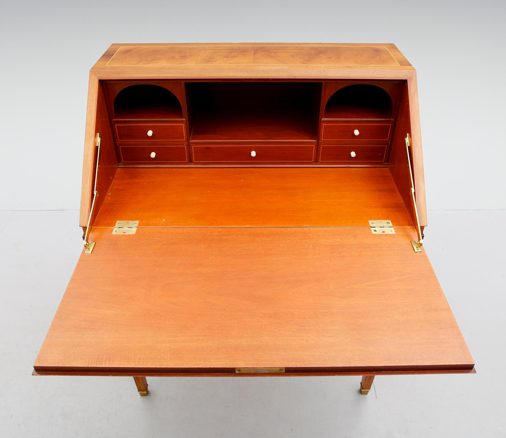 SEKRETÄR, gustaviansk stil, 1900-talets mitt.