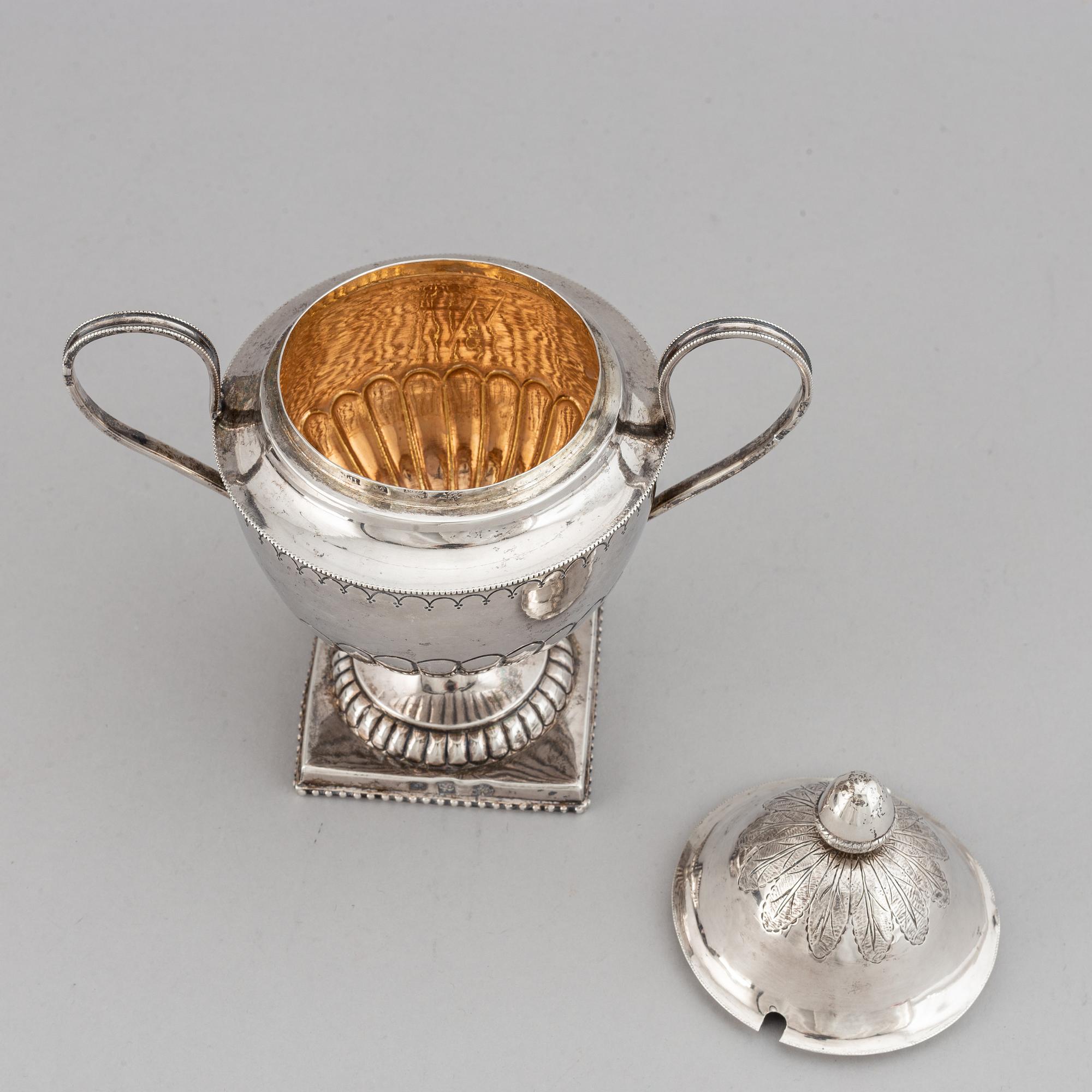 A Russian late 18th century parcel-gilt silver sugar-bowl, unidentified makers mark, Moscow 1799.