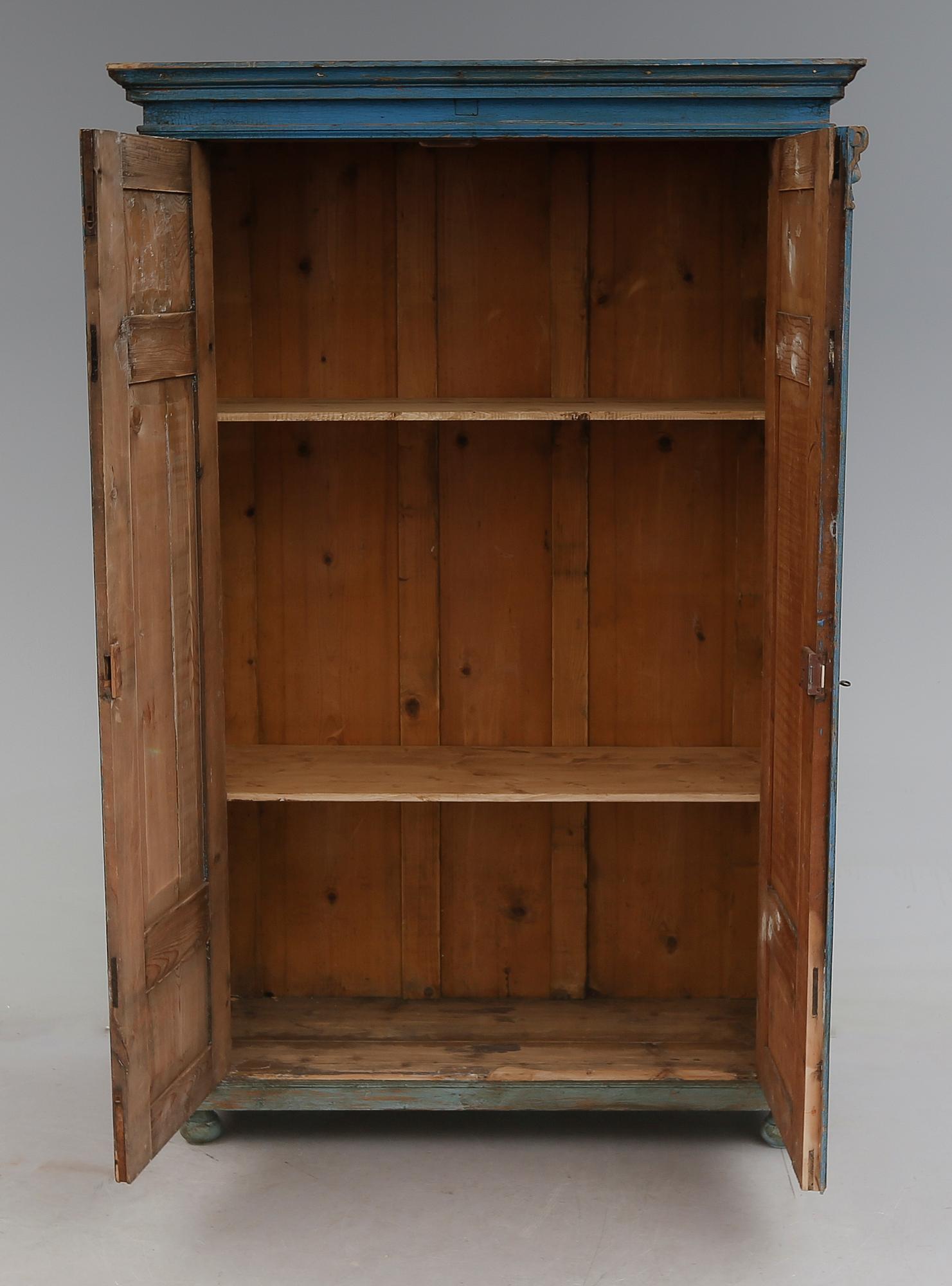 KLÄDSKÅP, 1800-talets andra hälft.