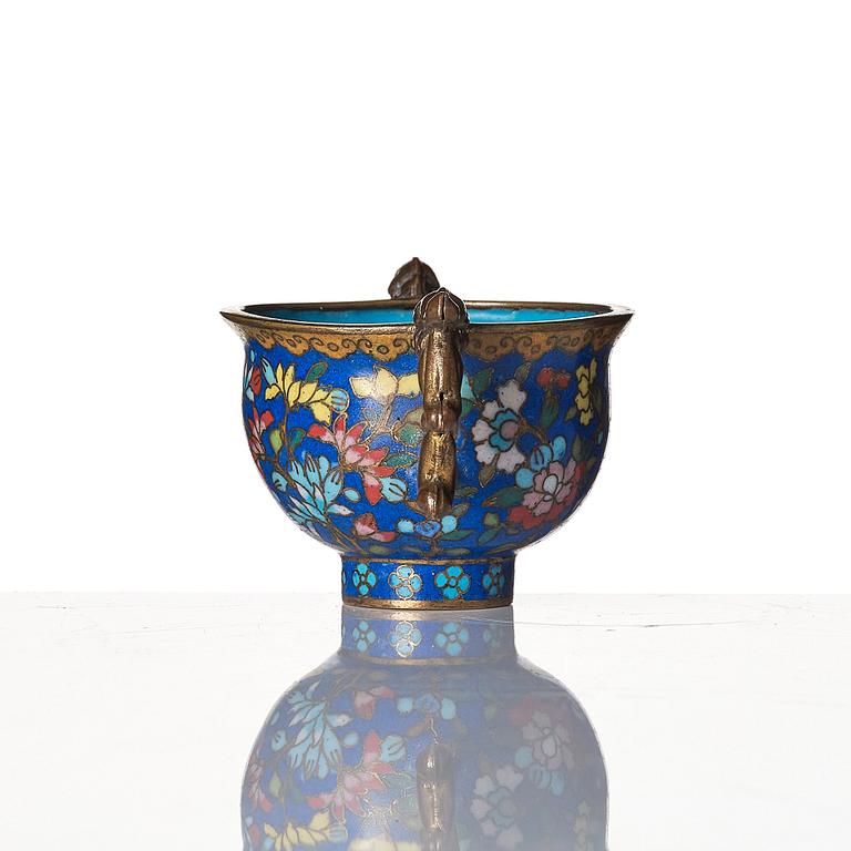 Kopp, cloisonné. Qingdynastin, 1800-tal.