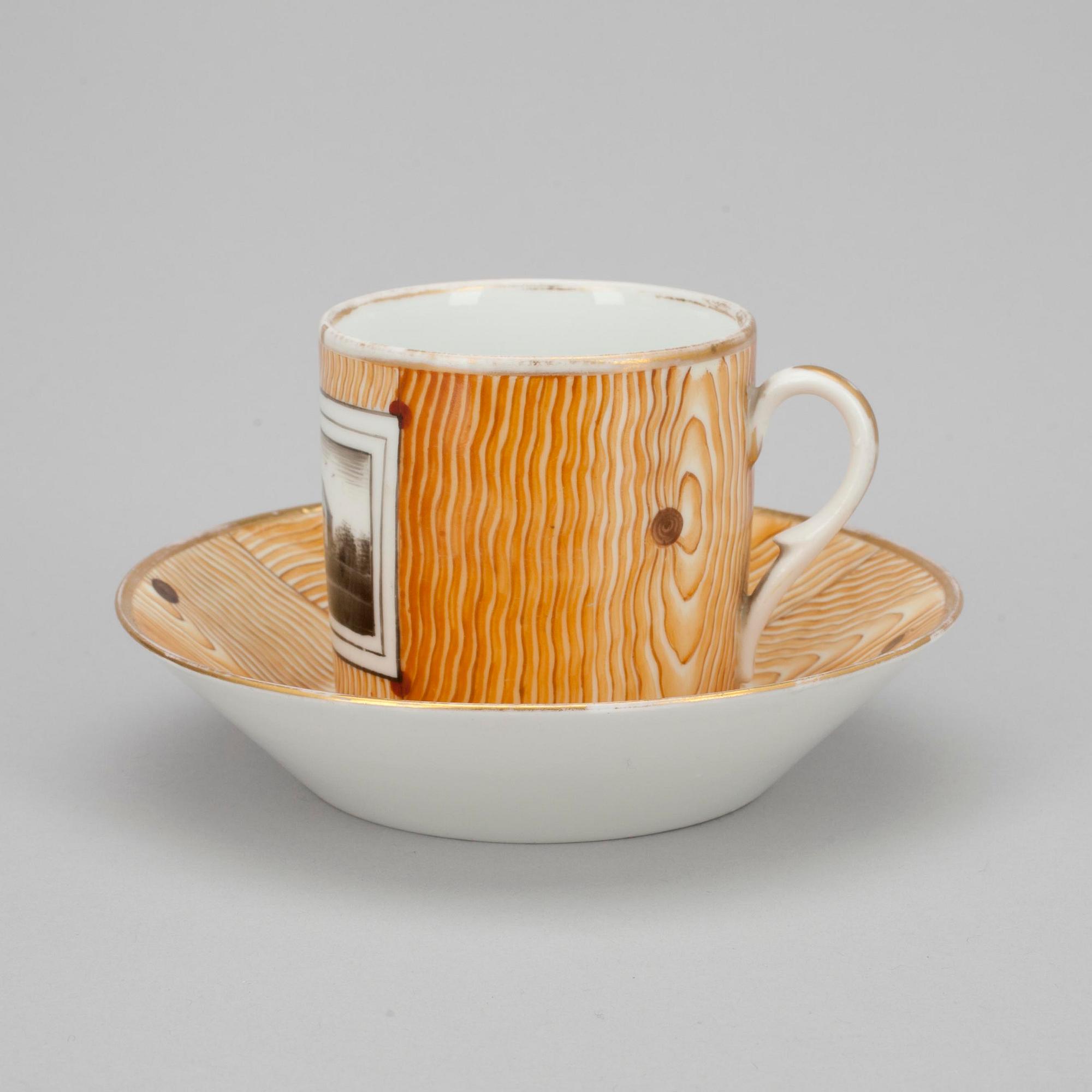 KAFFEKOPP med FAT, porslin, Popov, 1800-talets första kvartal.