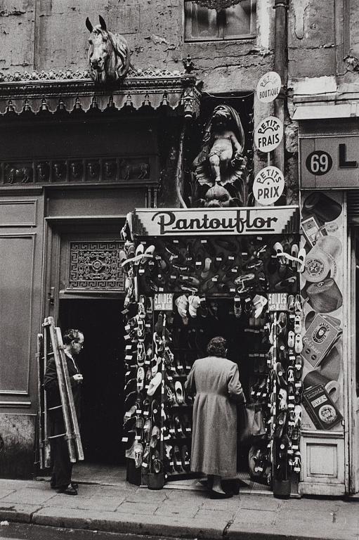 Gisèle Freund, “Pantouflour, Paris, 1935".