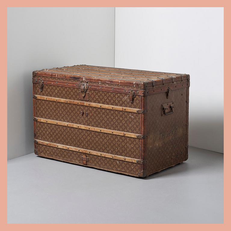 KOFFERT, Louis Vuitton.