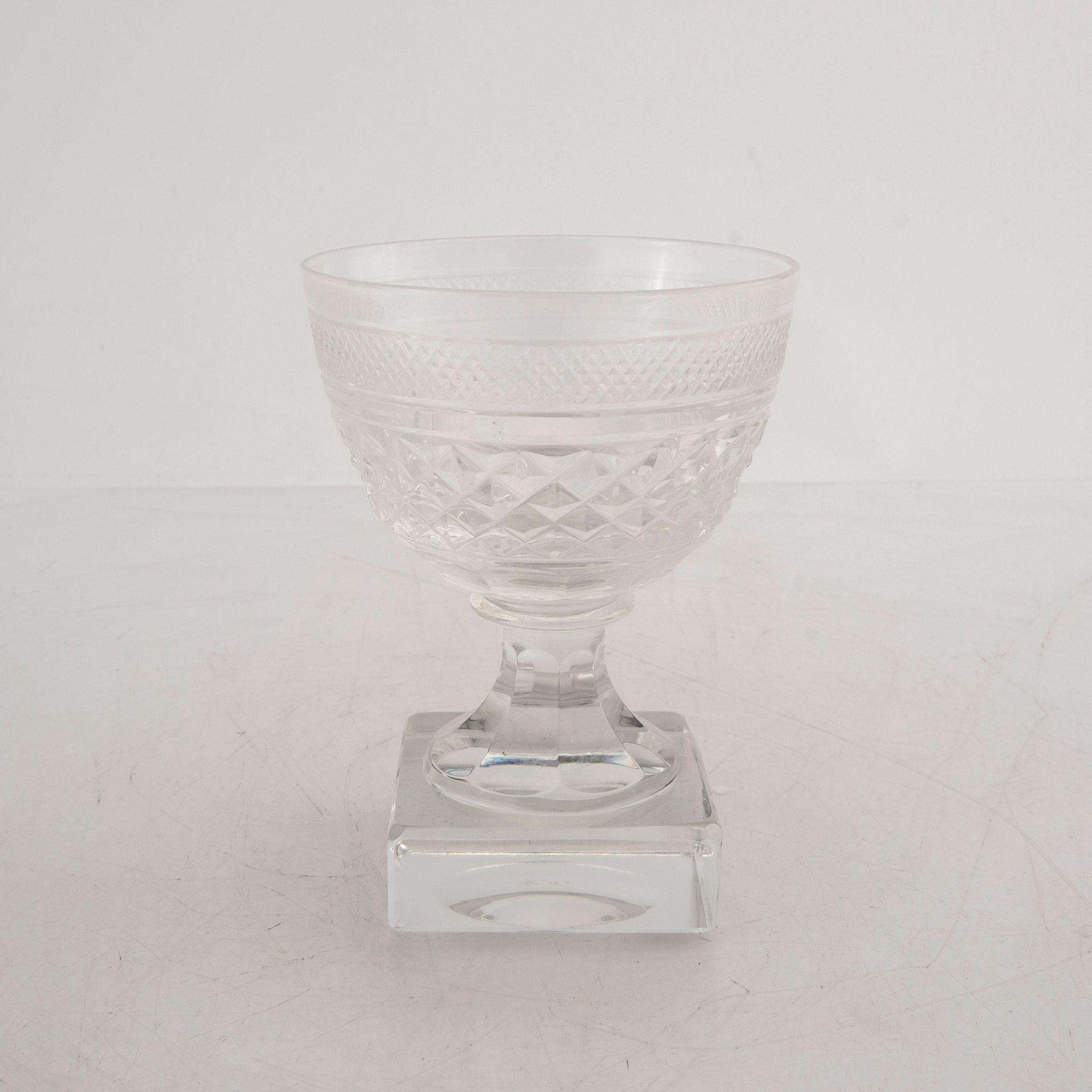 Elis Bergh, glass service Kent 36 pcs from kosta mid 1900s.