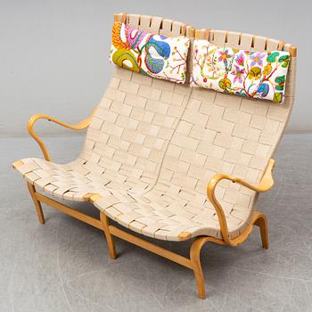 An 'Eva' sofa by Bruno Mathsson, Firma Karl Mathsson, Värnamo, Sweden, 1967.