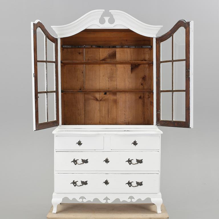 VITRINSKÅP, rokokostil, 1800-tal.