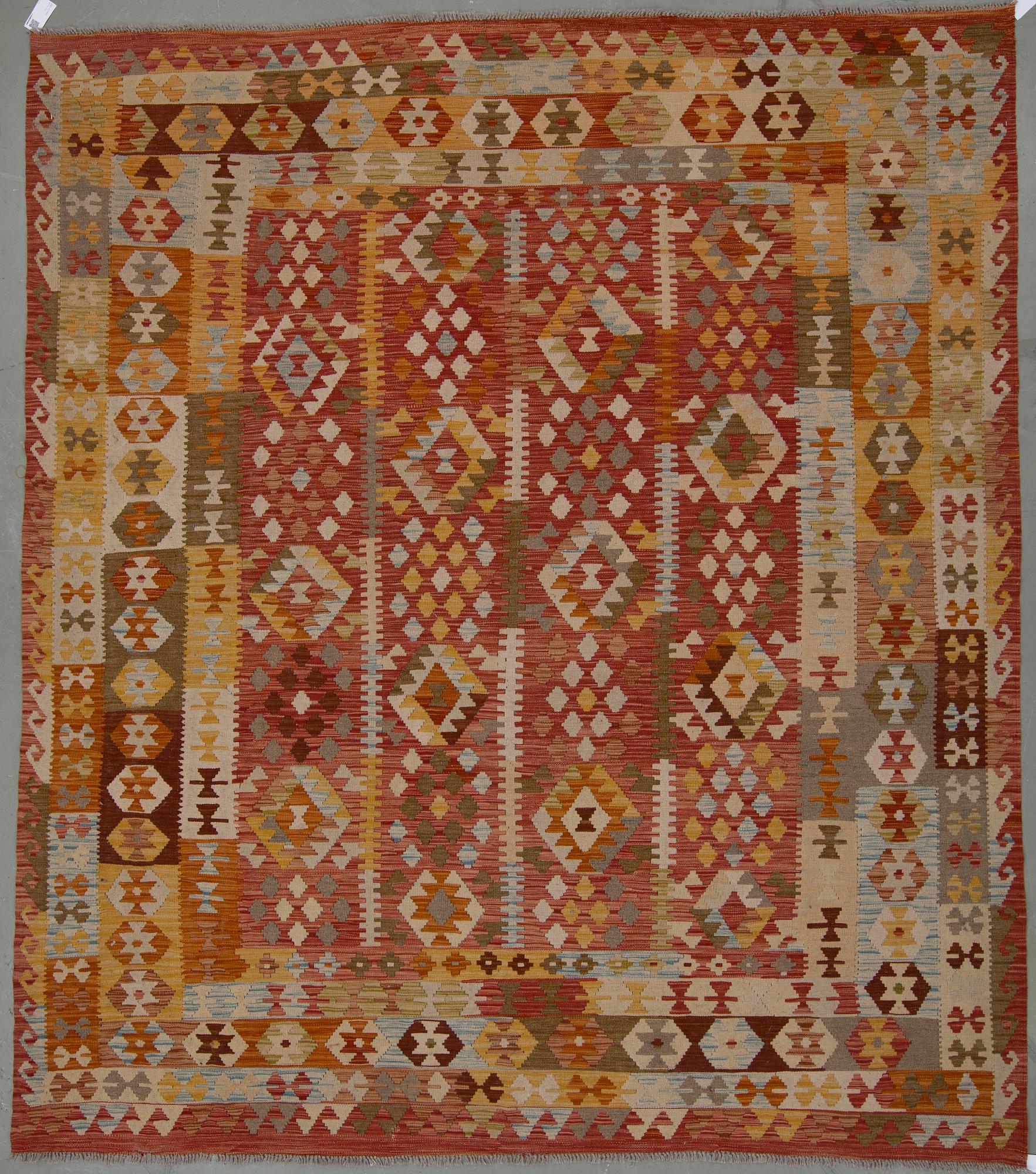 MATTA, Kelim. Ca 290x260 cm.
