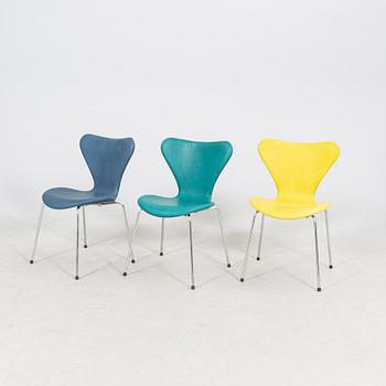Arne Jacobsen, a set of six leather "Sjuan" chairs for Fritz Hansen.