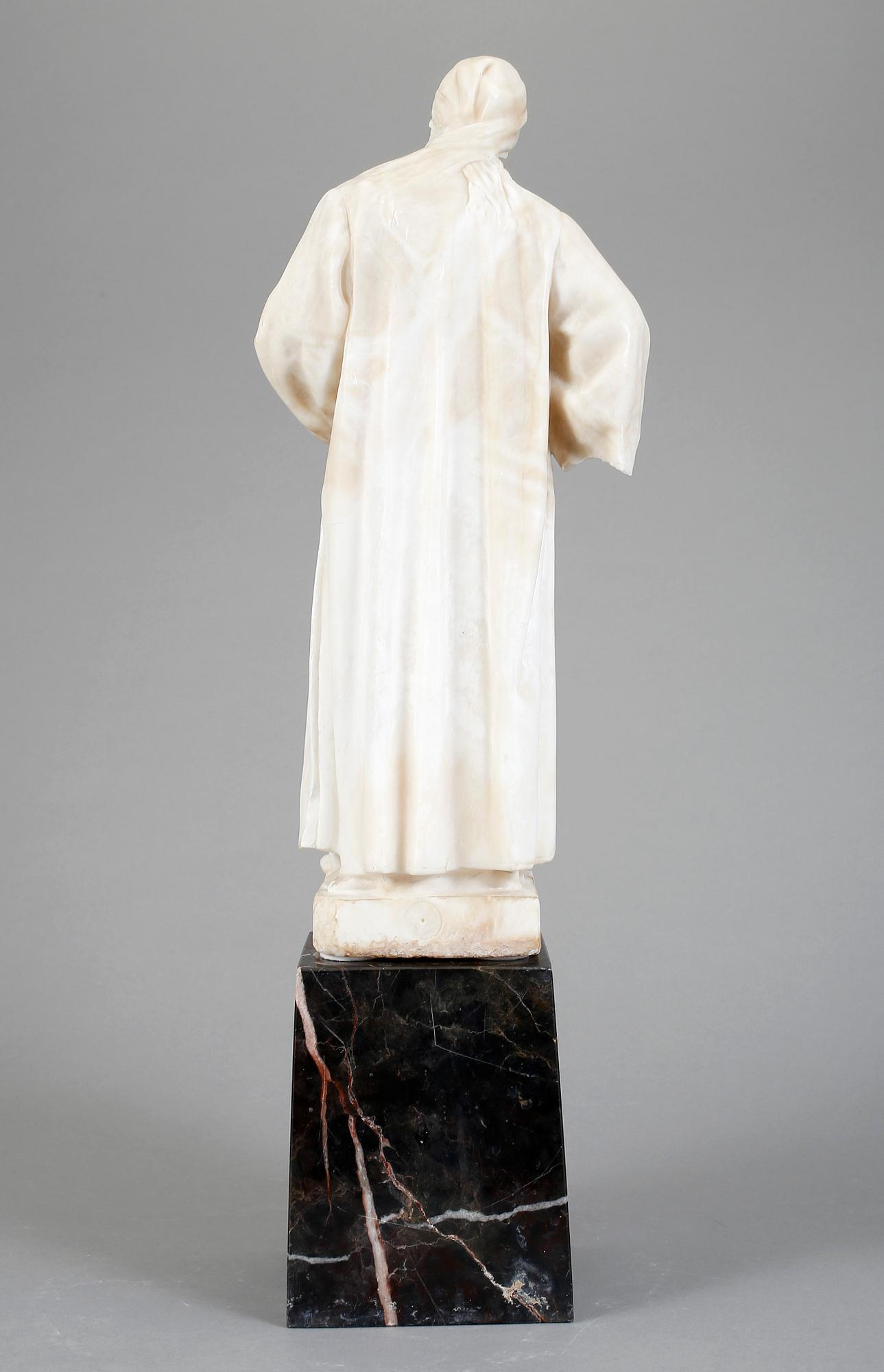 SKULPTUR, alabaster, omkring sekelskiftet 1900.