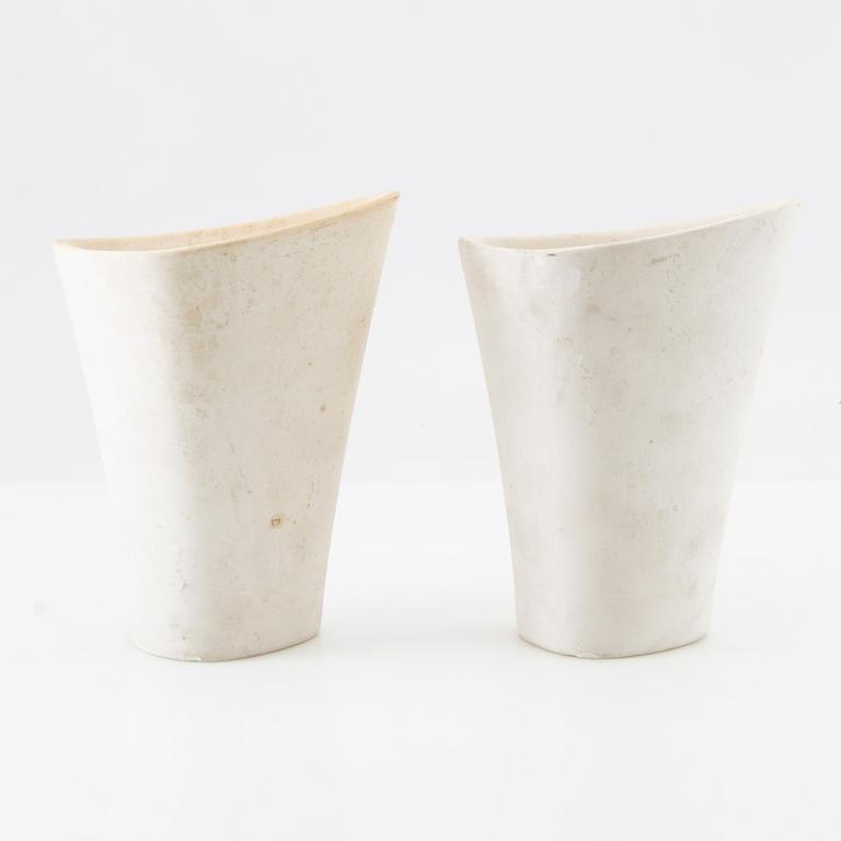 Gunnar Nylund, Vases a pair.