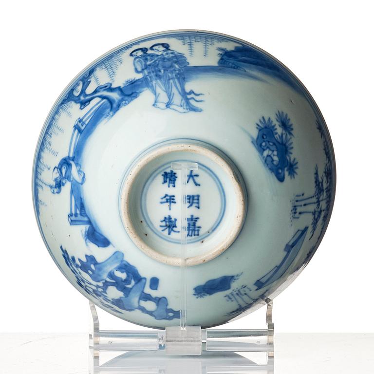 A blue and white bowl, Transition, 17th century.