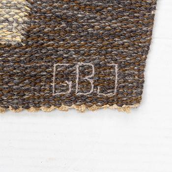 a carpet, flat weave, ca 242,5 x 170,5 cm, signed GBJ as well as a weavers signature in the form of a light blue square.