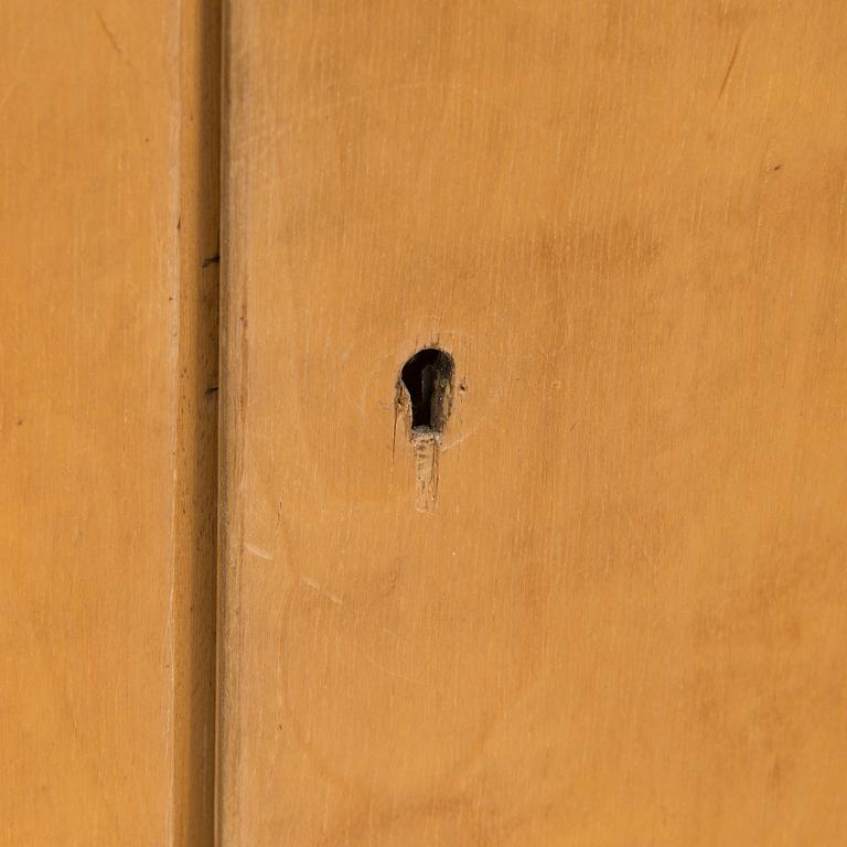 Aino Aalto, kaappi, malli 808 ja vitriini, malli 214 O.Y. Huonekalu- ja Rakennustyötehdas A.B. 1950-luvun alku.