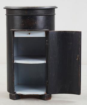 KOMMOD, Karl Johan, 1800-talets första hälft.