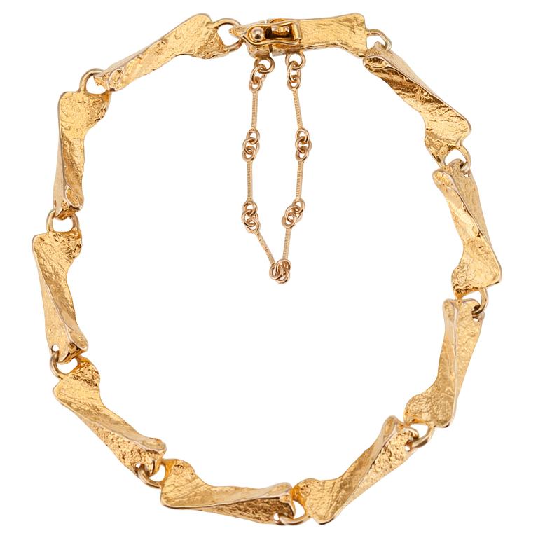 Björn Weckström, A BRACELET, 14K gold, "Creek" Björn Weckström Lapponia 1975.
